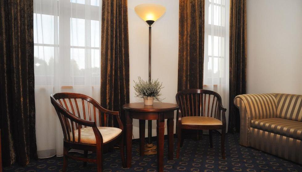 Palac W Rymaniu Hotel