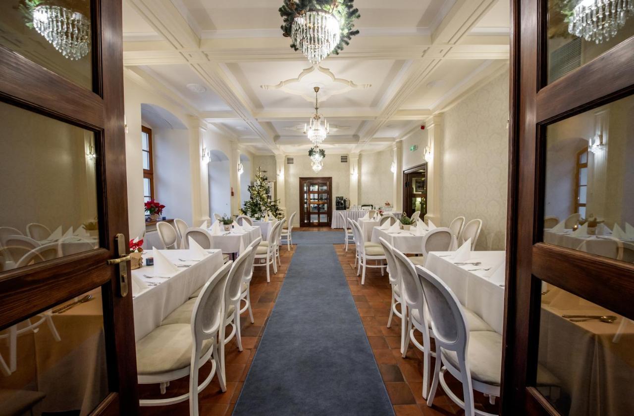 Palac W Rymaniu Hotel Rymań